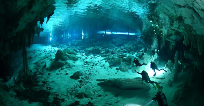 Cenote Dos Ojos