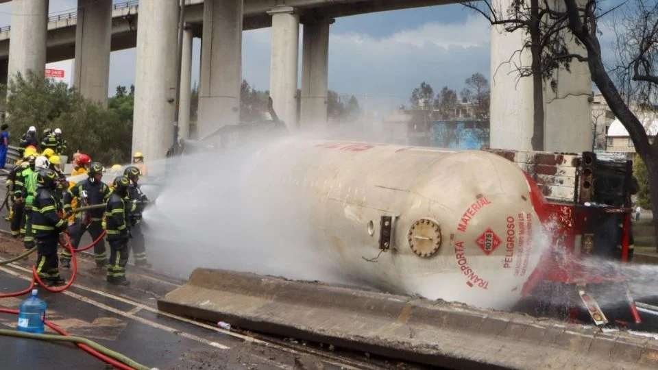 Menor quemada en explosión de pipa en Iztapalapa, continúa su recuperación en hospital de Texas