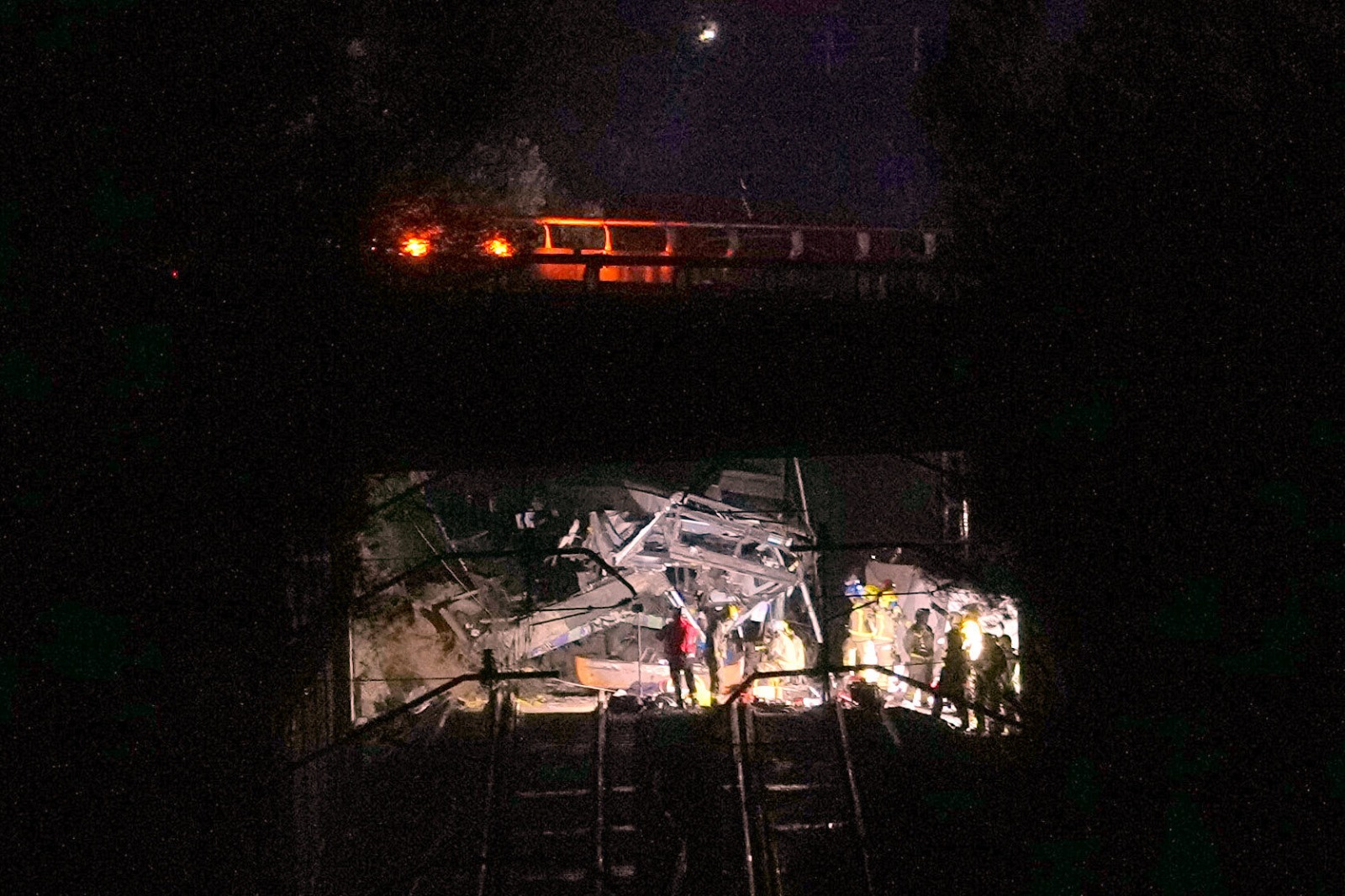Tragedia en Cataluña: choque de tren contra muro de contención deja un muerto y 15 heridos