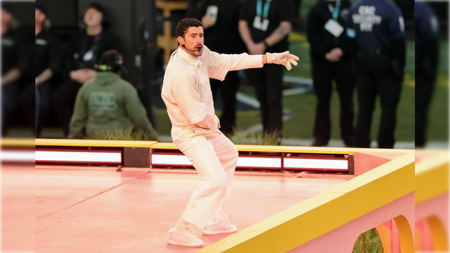 Bad Bunny ofrece un ‘Baile inolvidable’ en el show de medio tiempo del Super Bowl LX junto a Lady Gaga y Ricky Martin